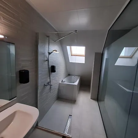 Rcr Einstein 2 3* Sofia