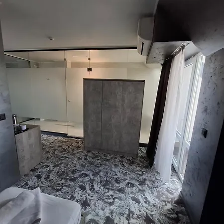 Hotel de apartamente Rcr Einstein 2 3*