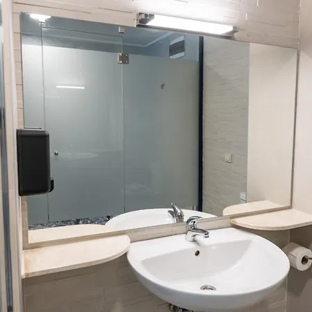 Rcr Einstein 2 Apart Otel 3*