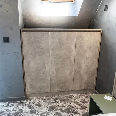 Apart Otel Rcr Einstein 2 3*