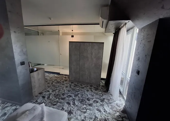 Lägenhetshotell Rcr Einstein 2 3*