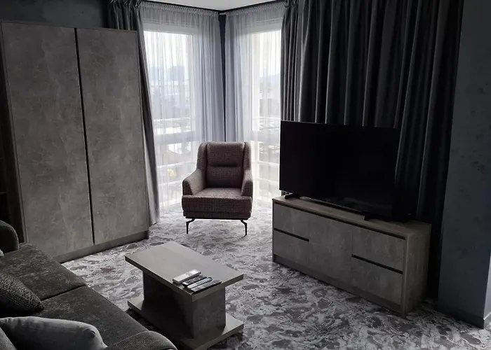 Rcr Einstein 2 Aparthotel 3*